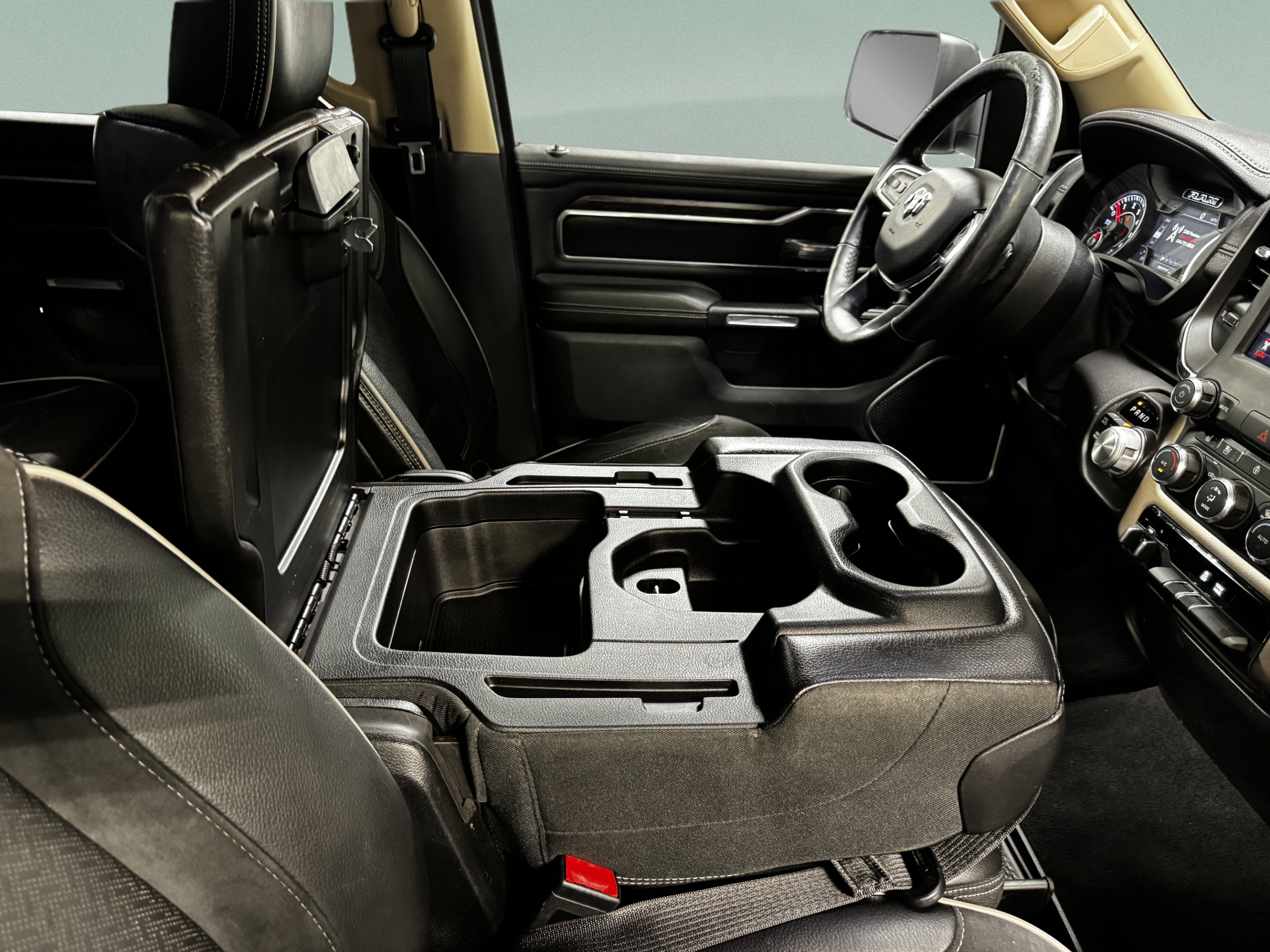 Used 2019 RAM 1500 Laramie w/ Bed Utility Group AWD/4WD image 28