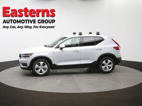 Used 2021 Volvo XC40 T4 Momentum FWD image 57