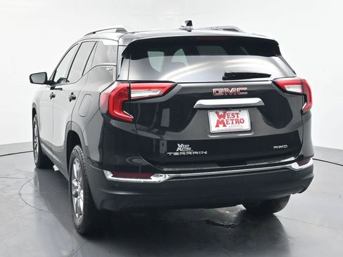 Used 2022 GMC Terrain SLT w/ LPO, Floor Liner Package image 27