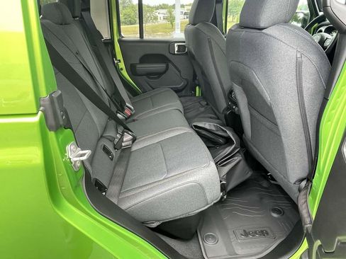 New 2025 Jeep Gladiator Sport image 24