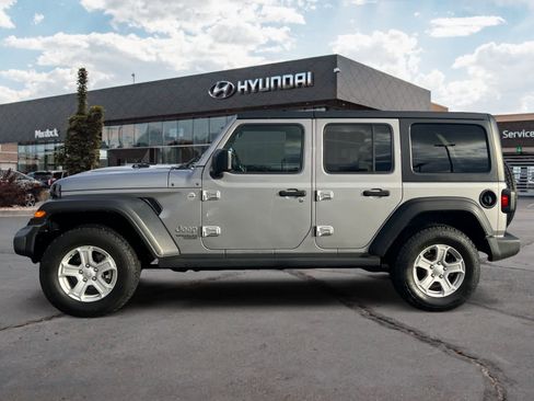 Used 2020 Jeep Wrangler Unlimited Sport S image 2