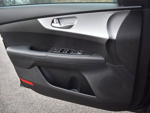 Certified 2023 Kia Forte LXS w/ LXS Technology Package image 27