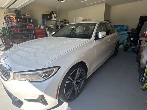 Used 2019 BMW 330i Sedan w/ Premium Package image 24