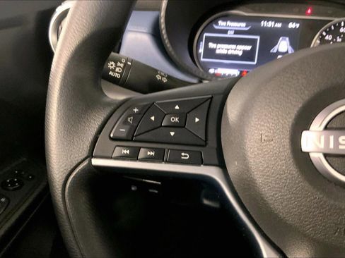 Used 2025 Nissan Versa SV FWD image 19