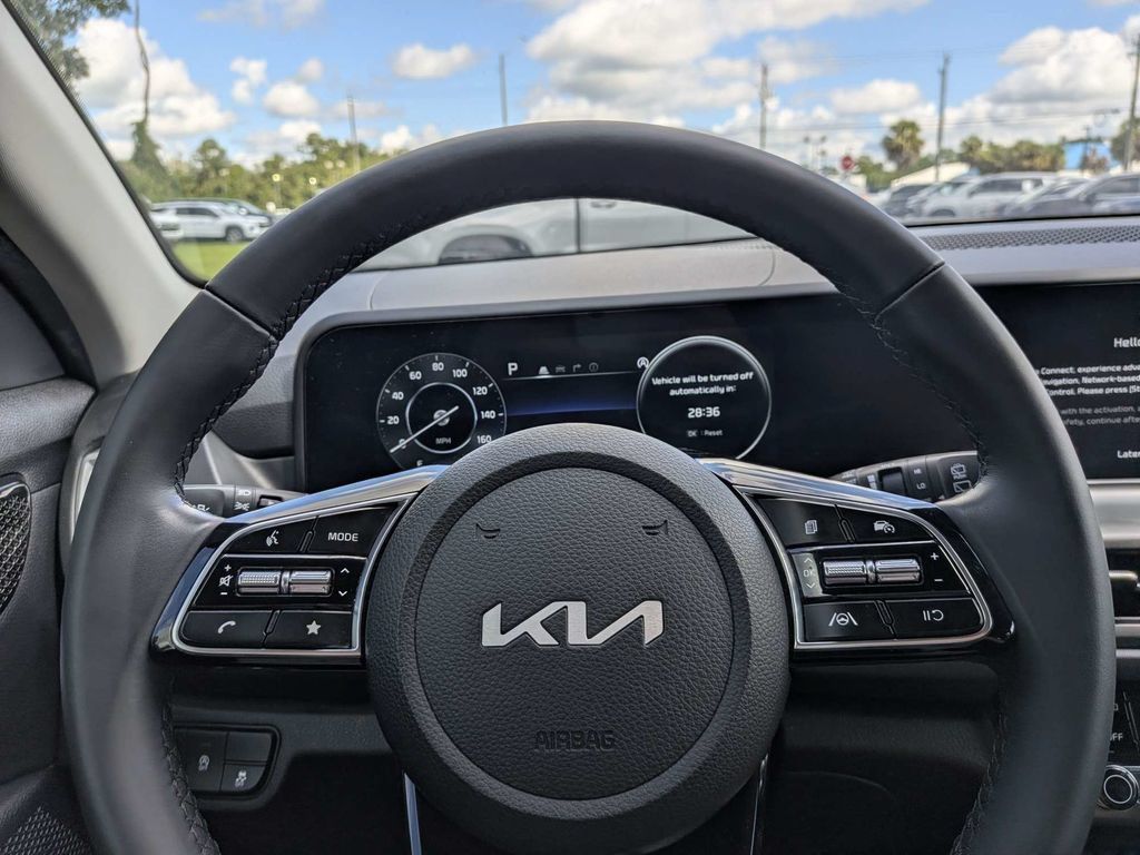 Used 2025 Kia Seltos EX FWD image 20
