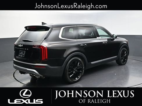 Used 2022 Kia Telluride SX w/ Towing Package FWD image 9