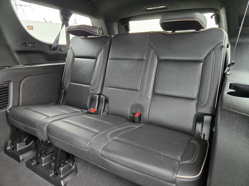 Used 2023 Chevrolet Suburban Premier image 30