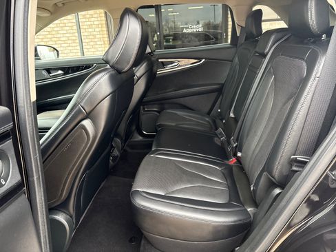 Used 2022 Lincoln Nautilus Reserve w/ Equipment Group 201A image 4