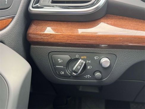 Used 2023 Audi Q5 2.0T Prestige w/ Prestige Package image 23