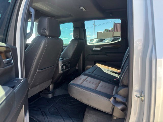 Used 2024 Chevrolet Silverado 1500 High Country AWD/4WD image 12