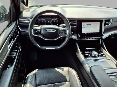 Certified 2024 Jeep Wagoneer L Series III w/ Flexible Seating Group AWD/4WD image 4