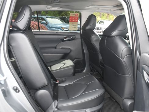 New 2026 Toyota Highlander XLE AWD/4WD image 10