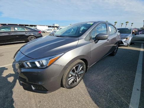 Used 2021 Nissan Versa SV FWD image 1