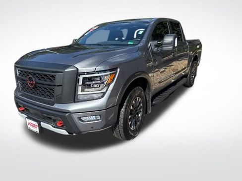 Used 2024 Nissan Titan PRO-4X w/ Pro-4x Convenience Package image 3