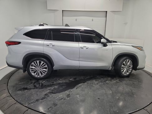Used 2020 Toyota Highlander Platinum image 11