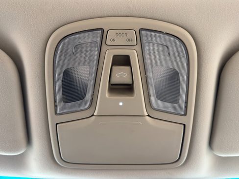 Used 2014 Kia Cadenza Premium w/ Luxury Package image 32