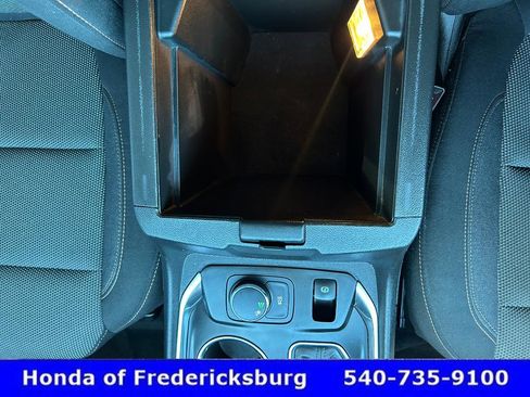 Used 2020 Chevrolet Traverse LS image 24