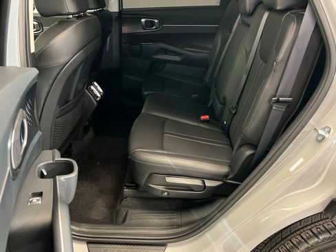 Used 2024 Kia Sorento S w/ Panoramic Sunroof Package FWD image 22