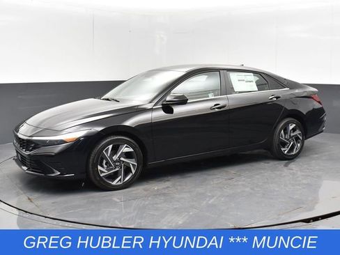 Used 2025 Hyundai Elantra SEL FWD image 12