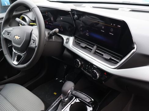 New 2026 Chevrolet Trax LT w/ Driver Confidence Package image 43