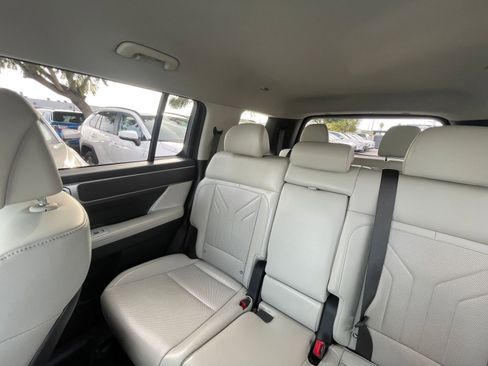 Used 2025 Hyundai Santa Fe SEL image 39