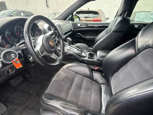 Used 2018 Porsche Cayenne Platinum Edition AWD/4WD image 11