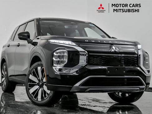 New 2026 Mitsubishi Outlander SE image 1