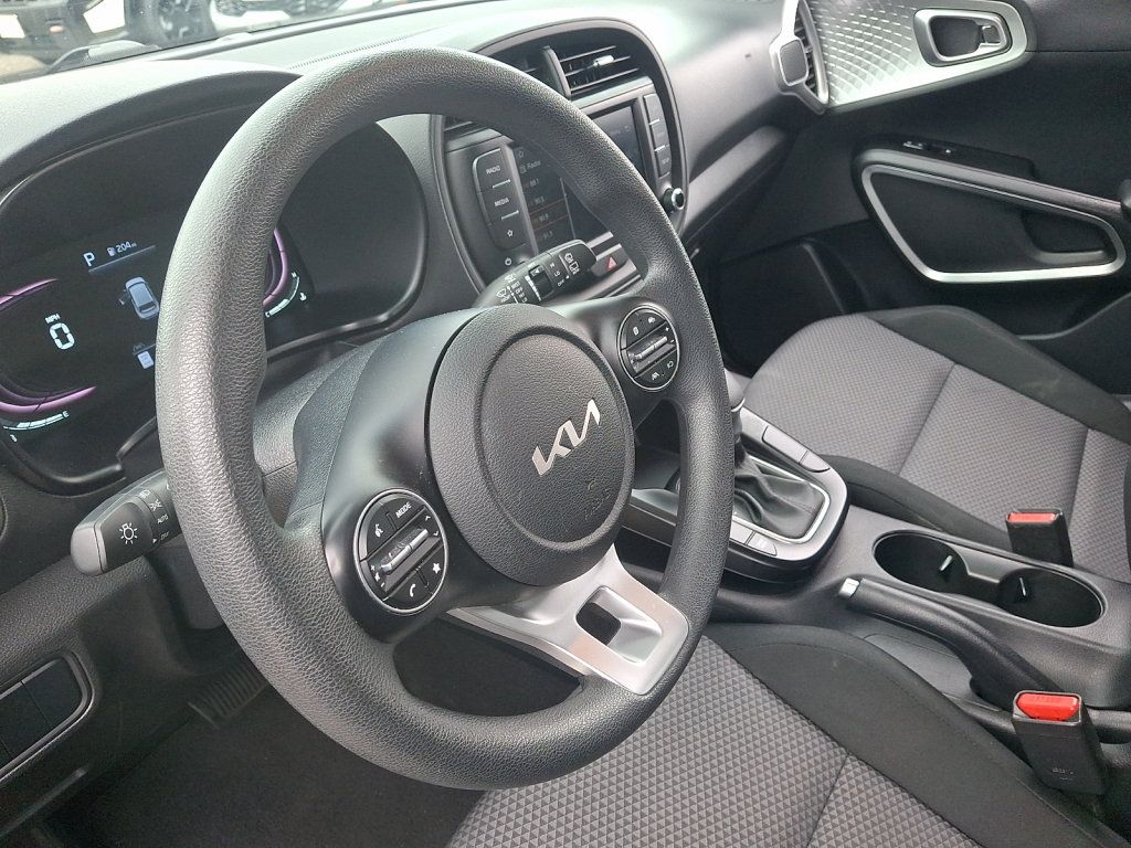 Used 2024 Kia Soul LX w/ Option Group 015 FWD image 31
