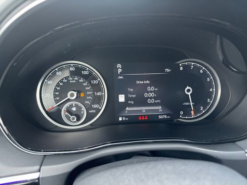 Used 2025 Genesis GV70 3.5T Sport w/ Sport Advanced Package image 18