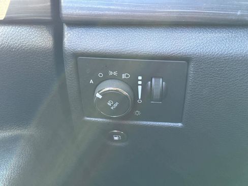 Used 2022 Jeep Grand Cherokee Laredo X image 22