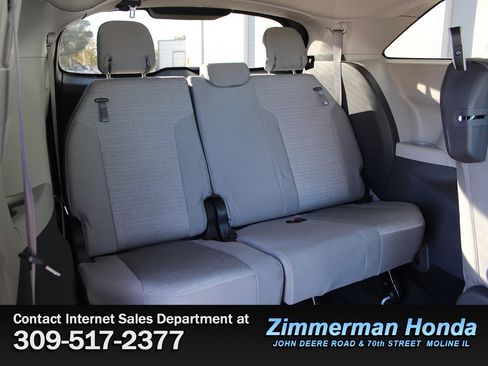 Used 2021 Toyota Sienna LE w/ Protection Package (TMS) image 8