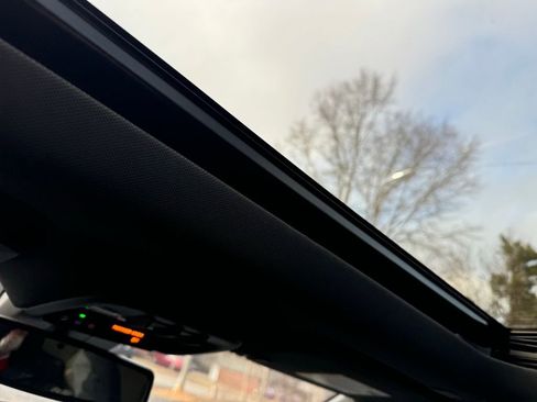 Certified 2024 GMC Canyon Denali image 30