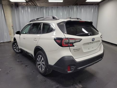 Used 2022 Subaru Outback Premium image 6
