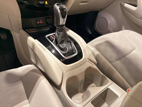 Used 2020 Nissan Rogue Sport SV FWD image 23