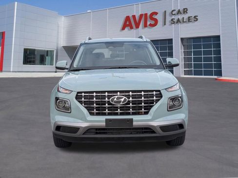 Used 2025 Hyundai Venue SEL FWD image 2