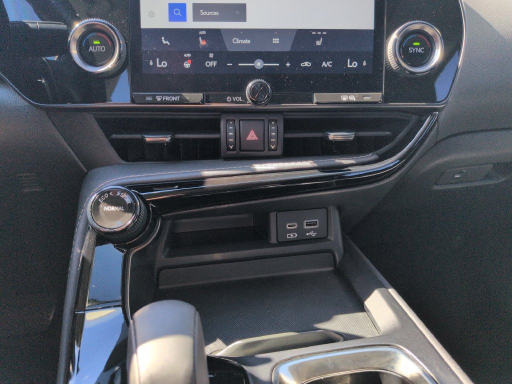 Used 2024 Lexus NX 350 AWD w/ Cold Area Package image 18