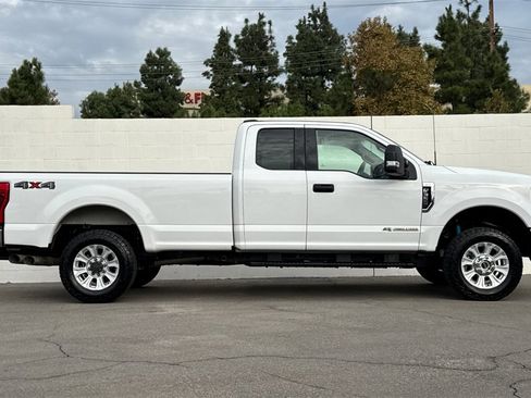 Used 2022 Ford F350 XLT w/ Camper Package image 6