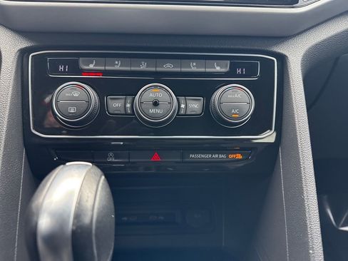 Used 2021 Volkswagen Atlas Cross Sport SEL image 21