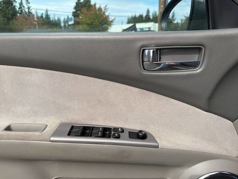 Used 2005 Nissan Altima 3.5 SE image 35