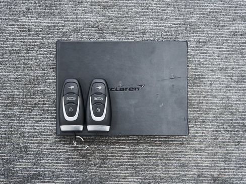 Used 2025 McLaren Artura Spider image 72