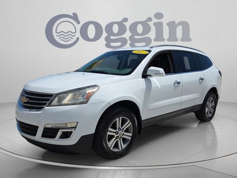 Used 2017 Chevrolet Traverse LT FWD image 1
