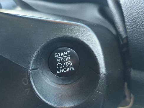 Used 2022 Jeep Renegade Latitude w/ Convenience Group image 16