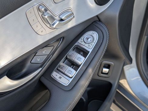 Used 2022 Mercedes-Benz GLC 300 image 12