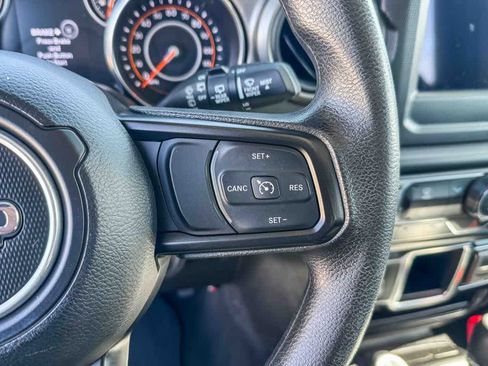 Used 2022 Jeep Wrangler Sport AWD/4WD image 18