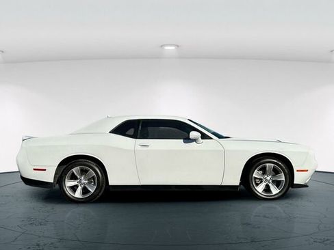 Used 2021 Dodge Challenger SXT image 7