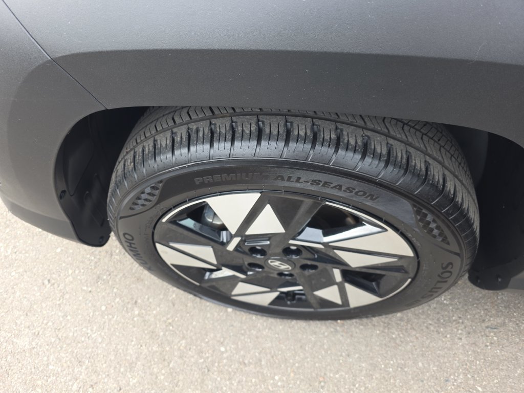 Used 2025 Hyundai Kona SEL FWD image 25