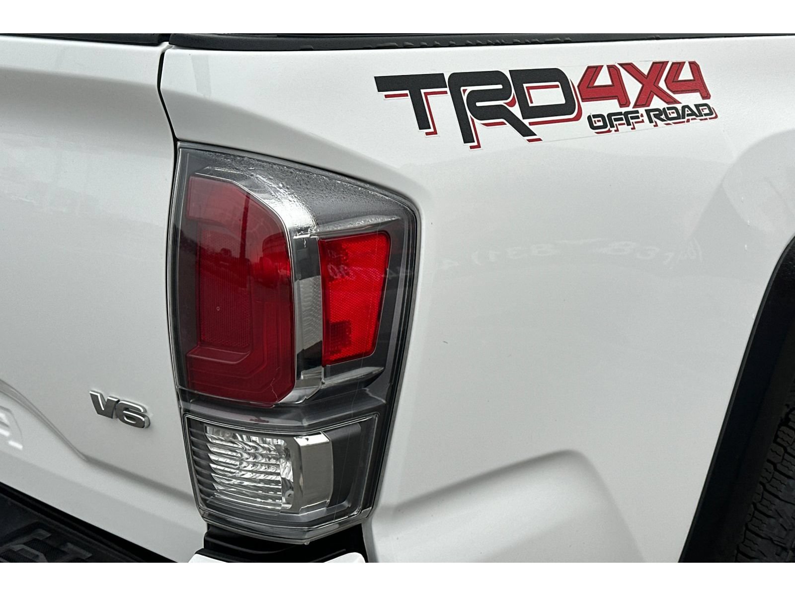 Certified 2022 Toyota Tacoma TRD Off-Road w/ Technology Package AWD/4WD image 7
