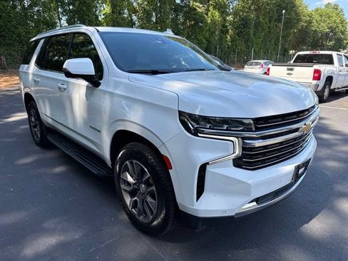 Used 2022 Chevrolet Tahoe LT w/ Luxury Package AWD/4WD image 7