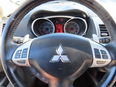 Used 2007 Mitsubishi Outlander XLS image 12