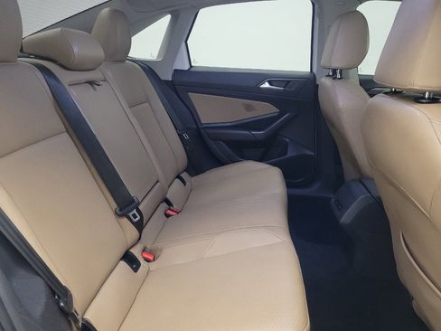 Used 2019 Volkswagen Jetta SEL w/ Cold Weather Package FWD image 19